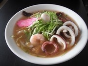 札幌にB級グルメ料理店「新感専 かぶりつき」－ギョーザ・チャンポンをメーンに