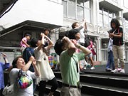 旧代々木高校跡地で「日食観望会」－渋谷でも雲間から「日食」観察