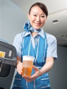 ANA、機上で生ビールの販売開始－世界初の航空機専用サーバー開発で