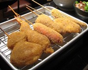 歌舞伎町に串カツ専門店「四代目だるま」－ソース2度づけ禁止
