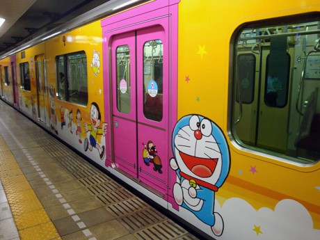 小田急線「藤子・F・不二雄」ラッピング電車、都条例抵触で運行終了へ