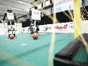 シンガポールでロボットのサッカー国際大会「ロボカップ」－W杯に合わせて
