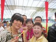 幸運を呼ぶ新年サラダ、世界最長記録を達成－中国正月を多民族で祝福