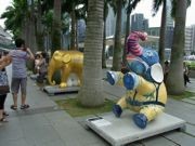 シンガポール市中展示のゾウの像、競売で落札総額170万ドル超える
