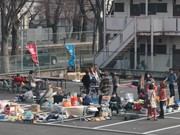 前橋でフリマ－南相馬市からの避難者に義援金と文房具