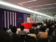 高崎で三遊亭王楽さんが独演会－勢いのある噺と毒舌で爆笑誘う
