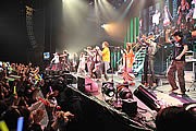 天神で「ニコニコ大会議」－ひろゆきさんやニコ動発アーティストら集結