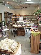 大名にハーブティー専門店－常時100種の茶葉やハーブそろえる