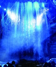水族館劇場、駒込大観音で見納め公演－谷根千での活動10年の集大成に