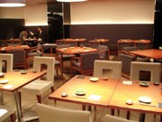 梅田に「だし」が選べるもつ鍋と創作料理の店－人気は「トマトもつ鍋」