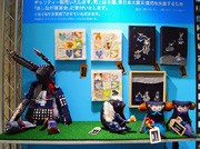 阪急百貨店で「デニム アート チャリティー」－クリエーターが残布で制作