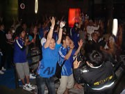 サッカーW杯、宇部でパブリックビューイング－初戦勝利に沸く