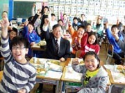 横須賀、小学校全校で「カレーの日」－「金曜はカレーの日」アピール