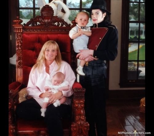 Michael Jackson and his own Family [= <3