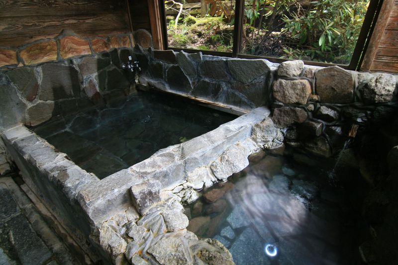 炭酸水の贅沢そうめん!大分「黒嶽荘」で過ごす涼しいひと時 | 大分県 | トラベルjp 旅行ガイド