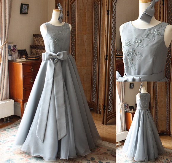 グレーカラーのピアノのコンクールドレス