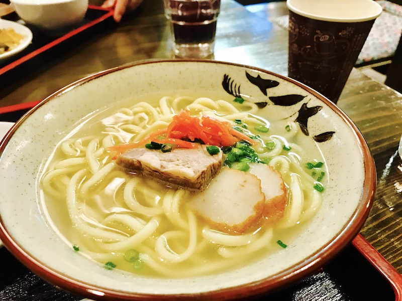 季節のカーテン♪＆沖縄ランチの画像です