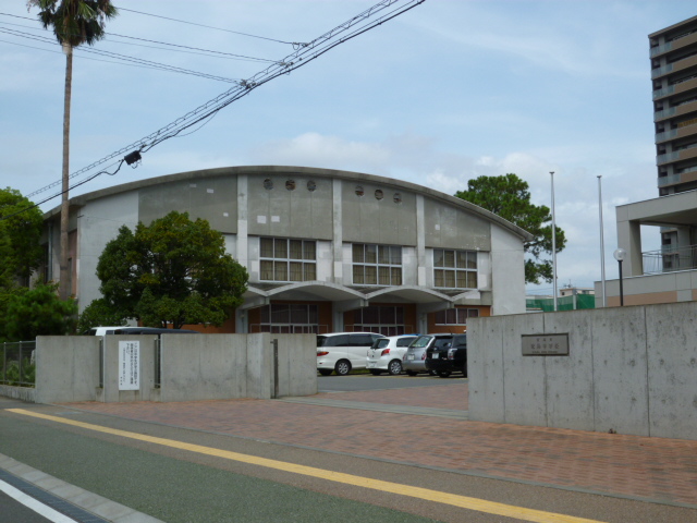徳島中学校