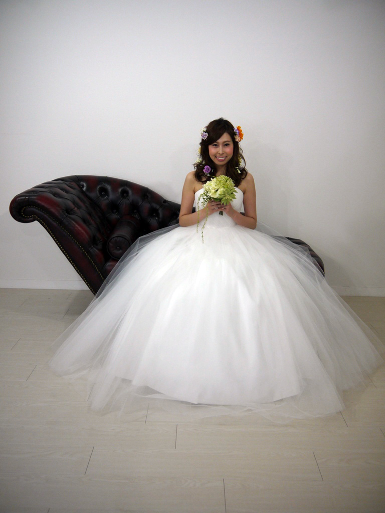 激安格安ウェディングドレスは大人ウェディング.com青山サロン