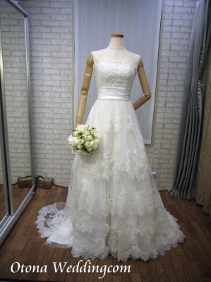 激安格安ウェディングドレスは大人ウェディング.com青山サロン