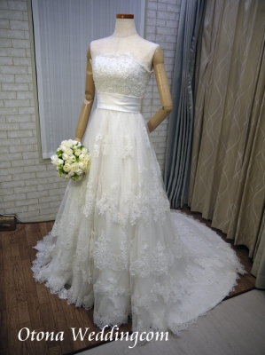 激安格安ウェディングドレスは大人ウェディング.com青山サロン