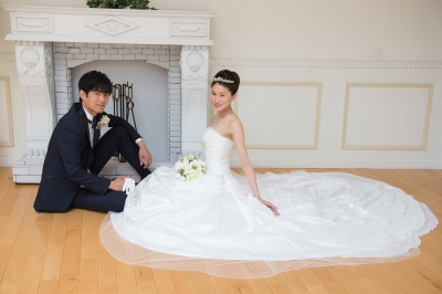 激安格安ウェディングドレスは大人ウェディング.com青山サロン