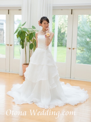 激安格安ウェディングドレスは大人ウェディング.com青山サロン