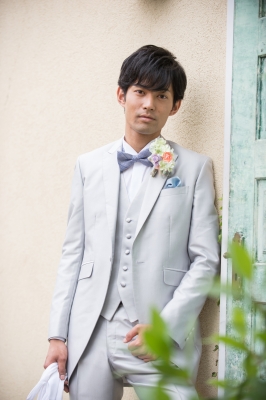 タキシードが長期レンタルで激安格安なのは大人ウェディング.com青山サロン