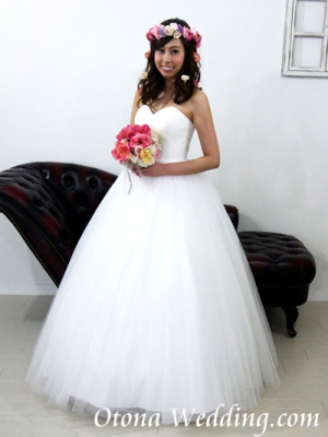 衣装レンタルプランが激安格安なのは大人ウェディング.com青山サロン