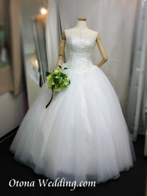 衣装レンタルプランが激安格安なのは大人ウェディング.com青山サロン