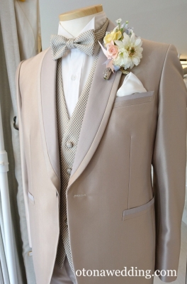 タキシードが長期レンタルで激安格安なのは大人ウェディング.com青山サロン