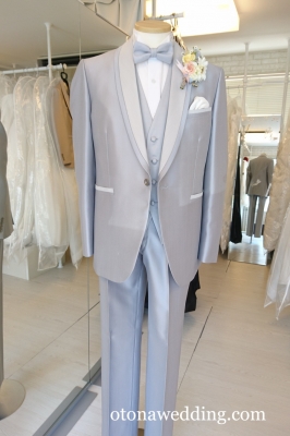 タキシードが長期レンタルで激安格安なのは大人ウェディング.com青山サロン