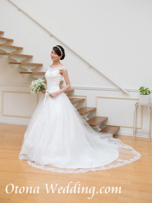 衣装レンタルプランが激安格安なのは大人ウェディング.com青山サロン