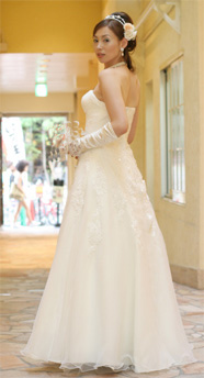 ウェディング小物が激安格安なのは東京青山の大人ウェディング