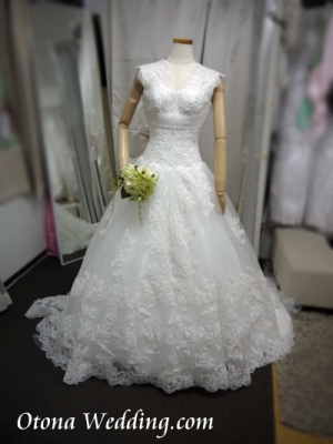 ティアラが激安格安なのは東京青山の大人ウェディング.com青山サロン