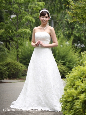 ウェディングドレスが激安格安なのは東京青山の大人ウェディング.com青山サロン