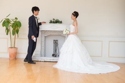 ウェディングドレスが激安格安なのは東京青山の大人ウェディング.com青山サロン