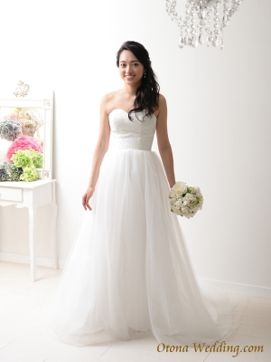 ウェディングドレスが激安格安なのは東京青山の大人ウェディング.com青山サロン