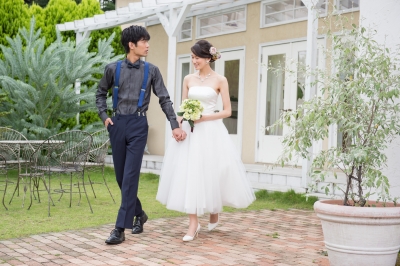 激安格安ウェディングドレスは大人ウェディング.com青山サロン