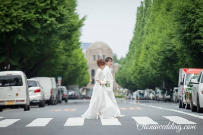 ロケフォト付き衣装レンタルプランが激安格安なのは東京青山の大人ウェディング.com青山サロン