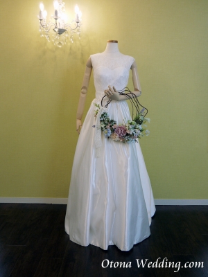 衣装レンタルプランが激安格安なのは大人ウェディング.com青山サロン