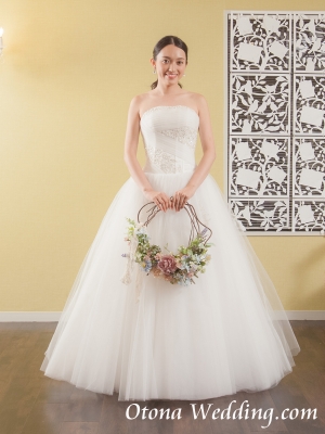 衣装レンタルプランが激安格安なのは大人ウェディング.com青山サロン