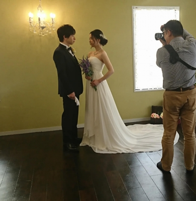 激安格安ウェディングドレスは大人ウェディング.com青山サロン