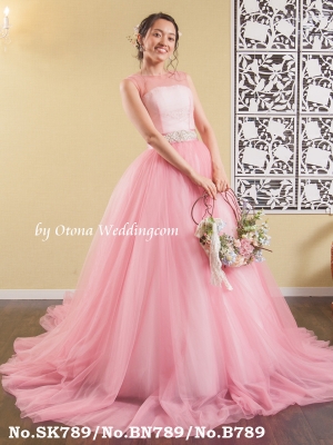 激安格安ウェディングドレスは大人ウェディング.com青山サロン