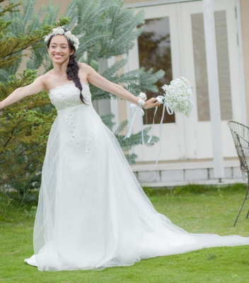 激安格安ウェディングドレスは大人ウェディング.com青山サロン