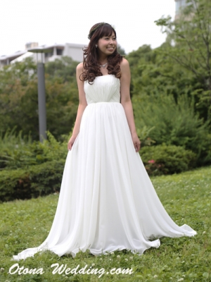 激安格安ウェディングドレスは大人ウェディング.com青山サロン