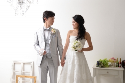 激安格安ウェディングドレスは大人ウェディング.com青山サロン