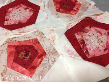 パッチワーク キルト進捗 薔薇のタペストリー バラとレースの布小物 アクセサリー Wonder Quilt Rose
