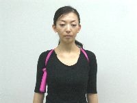 両方の肩をまわす