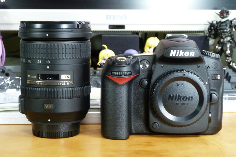 Nikon デジタル一眼レフカメラ D90 AF-S DX 18-200 VRIIレンズキット